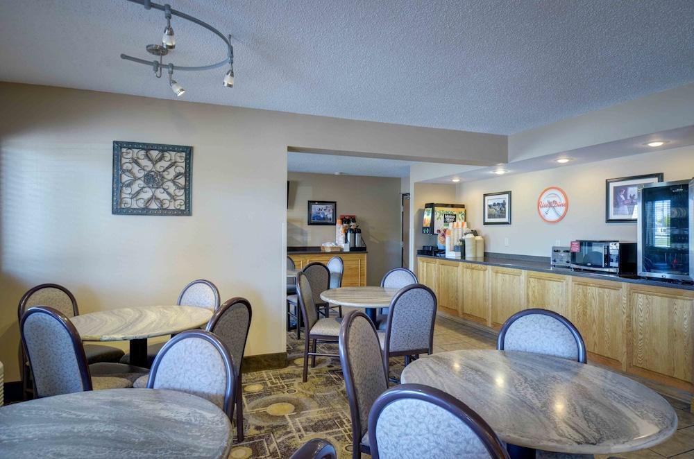 North Platte Inn And Suites ภายนอก รูปภาพ